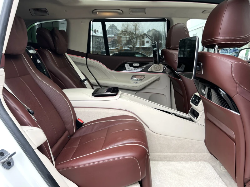 Mercedes-Benz GLS 600 MAYBACH/FIRST CLASS/DESIGNO-MANUFAKTUR/BURM/TV/, снимка 12 - Автомобили и джипове - 53336855