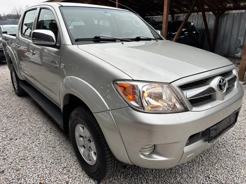 Toyota Hilux 2.5 D-4D A/C, снимка 4 - Автомобили и джипове - 53459599