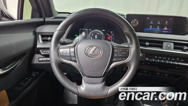 Lexus UX 250h | TOP SERVICE 80K KM, снимка 13 - Автомобили и джипове - 55712443