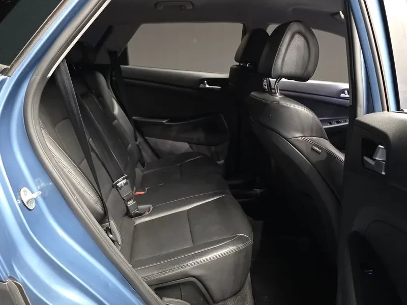 Hyundai Tucson 2.0 2WD, снимка 12 - Автомобили и джипове - 55733082