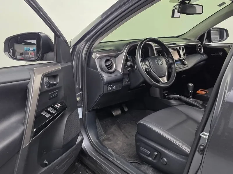 Toyota Rav4 2.5 4WD HYBRID, снимка 10 - Автомобили и джипове - 55797310