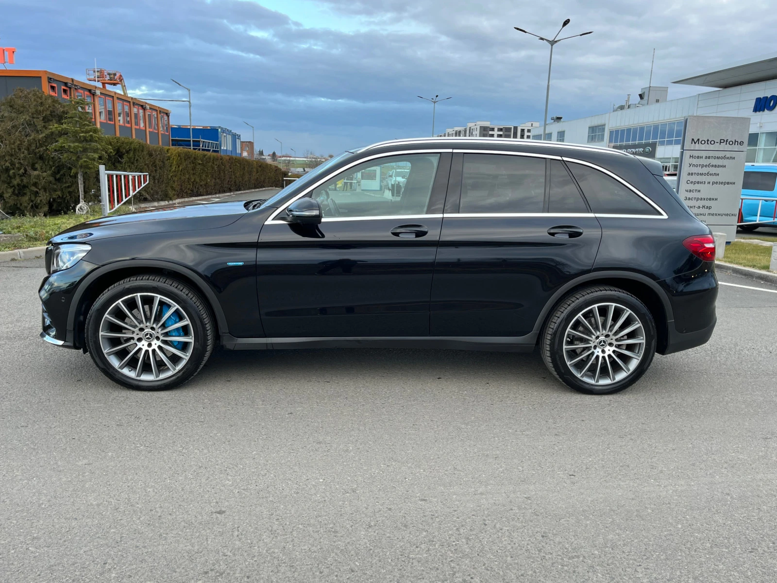 Mercedes-Benz GLC 350 GLC350e AMG/Plug-in hybrid/360*камера/ - изображение 4