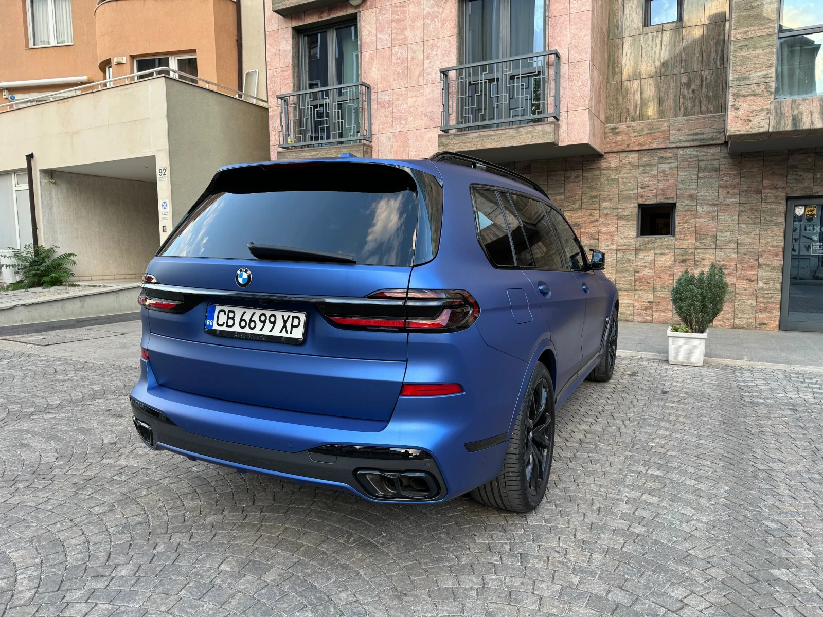 BMW X7 M60i B&W/ Soft-Close/ Sky Lounge - изображение 4