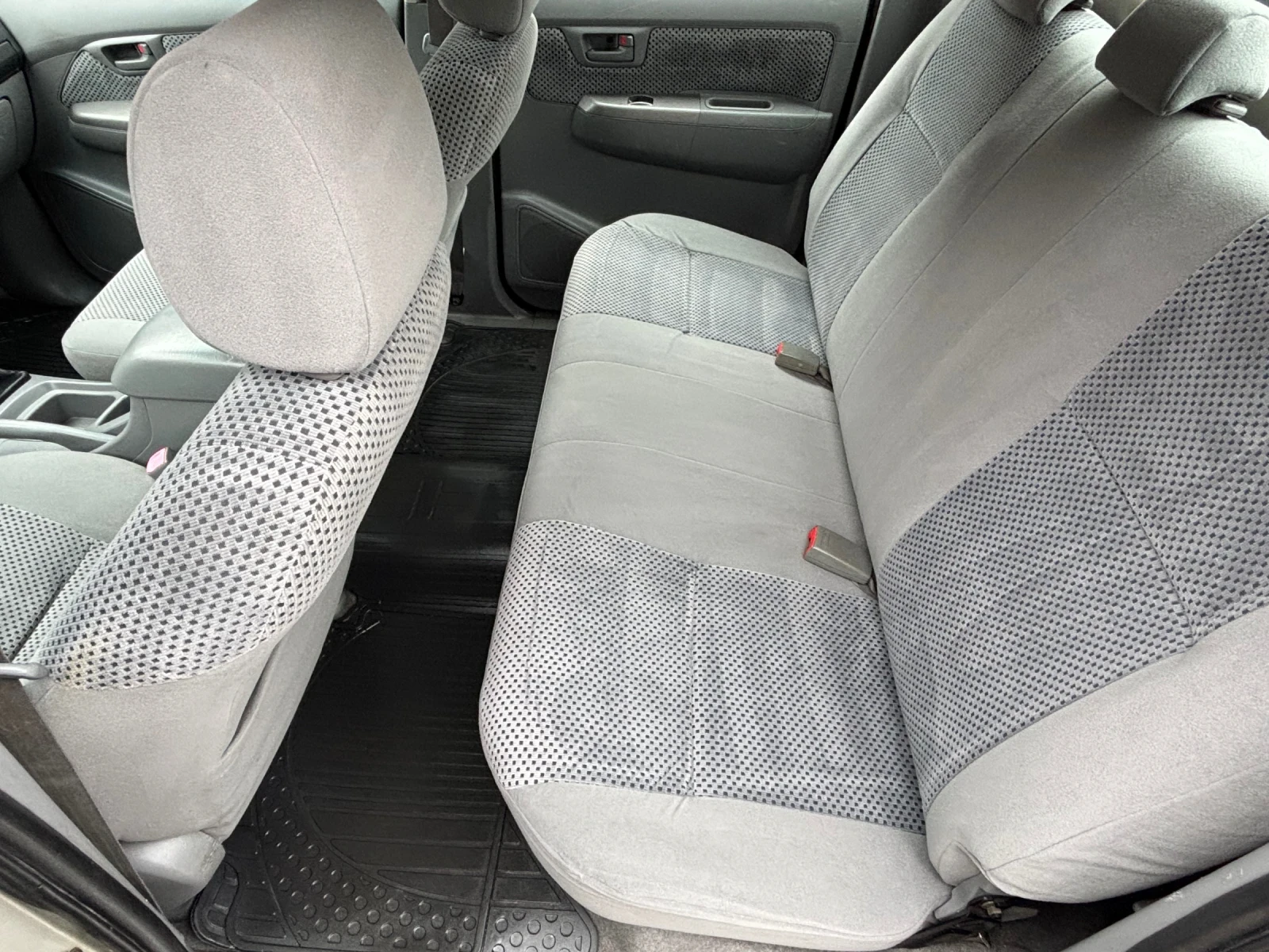 Toyota Hilux 2.5 D-4D A/C - изображение 8