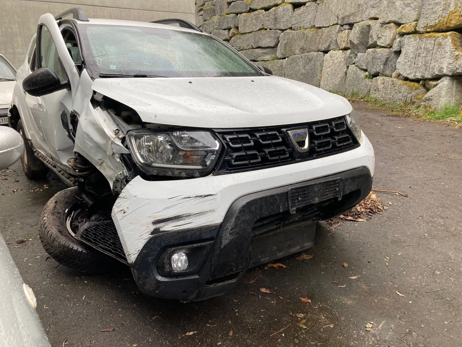 Dacia Duster 1.5dci, снимка 5 - Автомобили и джипове - 54020678