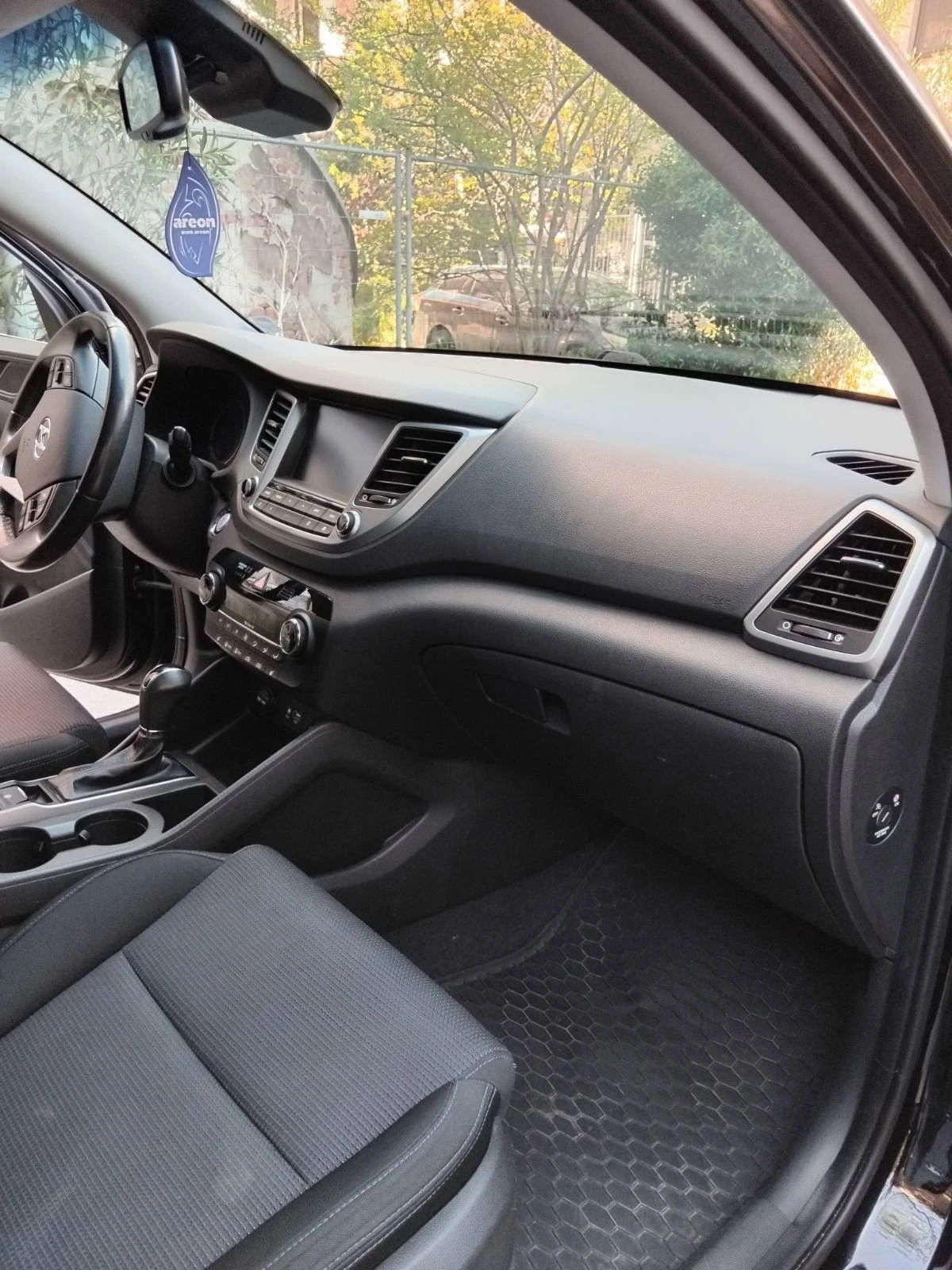 Hyundai Tucson, снимка 4 - Автомобили и джипове - 54333978