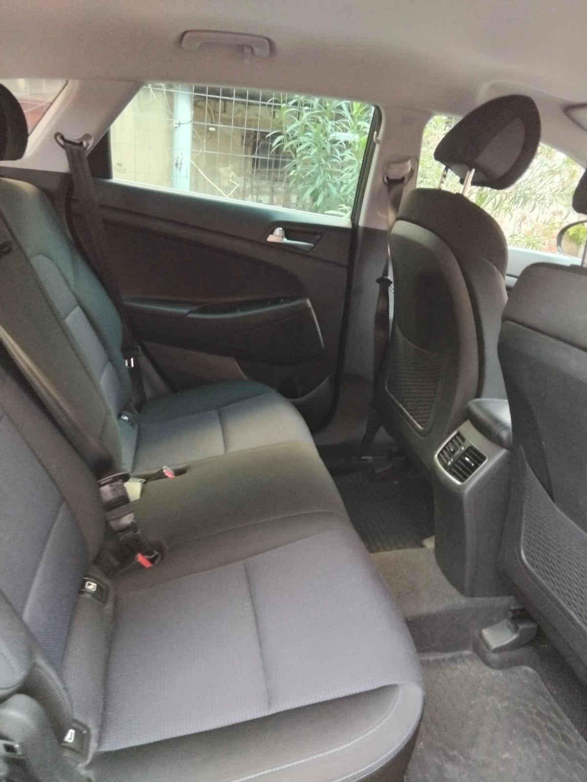 Hyundai Tucson, снимка 11 - Автомобили и джипове - 54333978