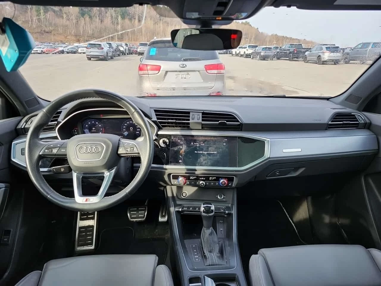 Audi Q3 | PROGRESSIV | DISTRONIC | ПОДГРЕВ | CARFAX | , снимка 10 - Автомобили и джипове - 54428762