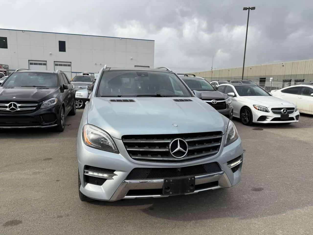 Mercedes-Benz ML 350 BlueTEC/ПОДГРЕВИ/360 КАМЕРИ/ПАНОРАМА, снимка 2 - Автомобили и джипове - 54451965