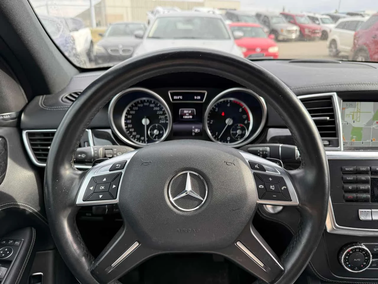 Mercedes-Benz ML 350 BlueTEC/ПОДГРЕВИ/360 КАМЕРИ/ПАНОРАМА, снимка 8 - Автомобили и джипове - 54451965
