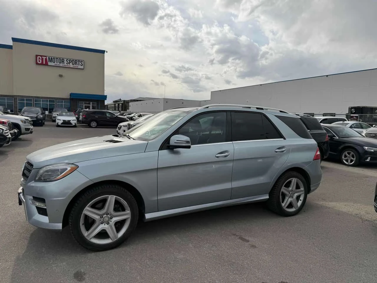 Mercedes-Benz ML 350 BlueTEC/ПОДГРЕВИ/360 КАМЕРИ/ПАНОРАМА, снимка 3 - Автомобили и джипове - 54451965
