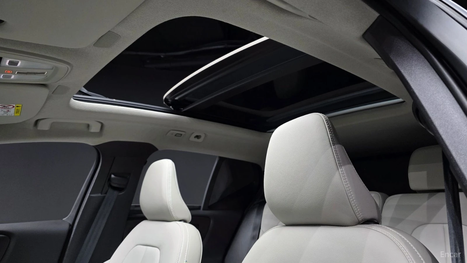 Volvo XC40 B4* ULTRA BRIGHT* 360* PANORAMA* ПОДГРЕВ* , снимка 15 - Автомобили и джипове - 55530044