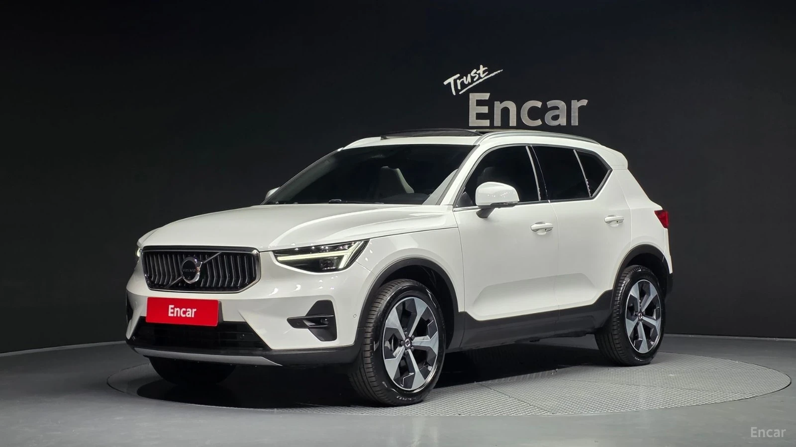 Volvo XC40 B4* ULTRA BRIGHT* 360* PANORAMA* ПОДГРЕВ* 
