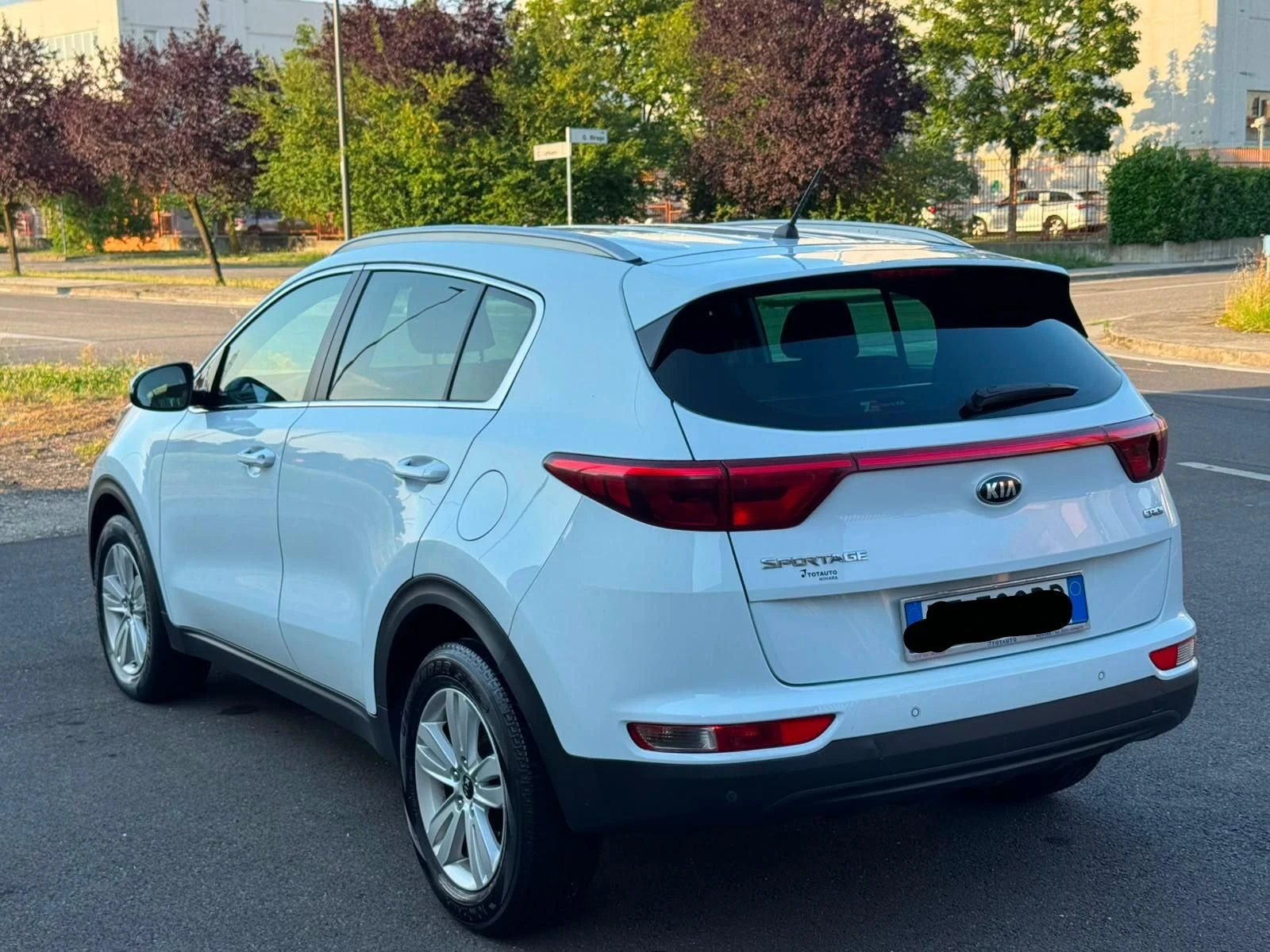 Kia Sportage 1.7 CRDI , снимка 6 - Автомобили и джипове - 56198575