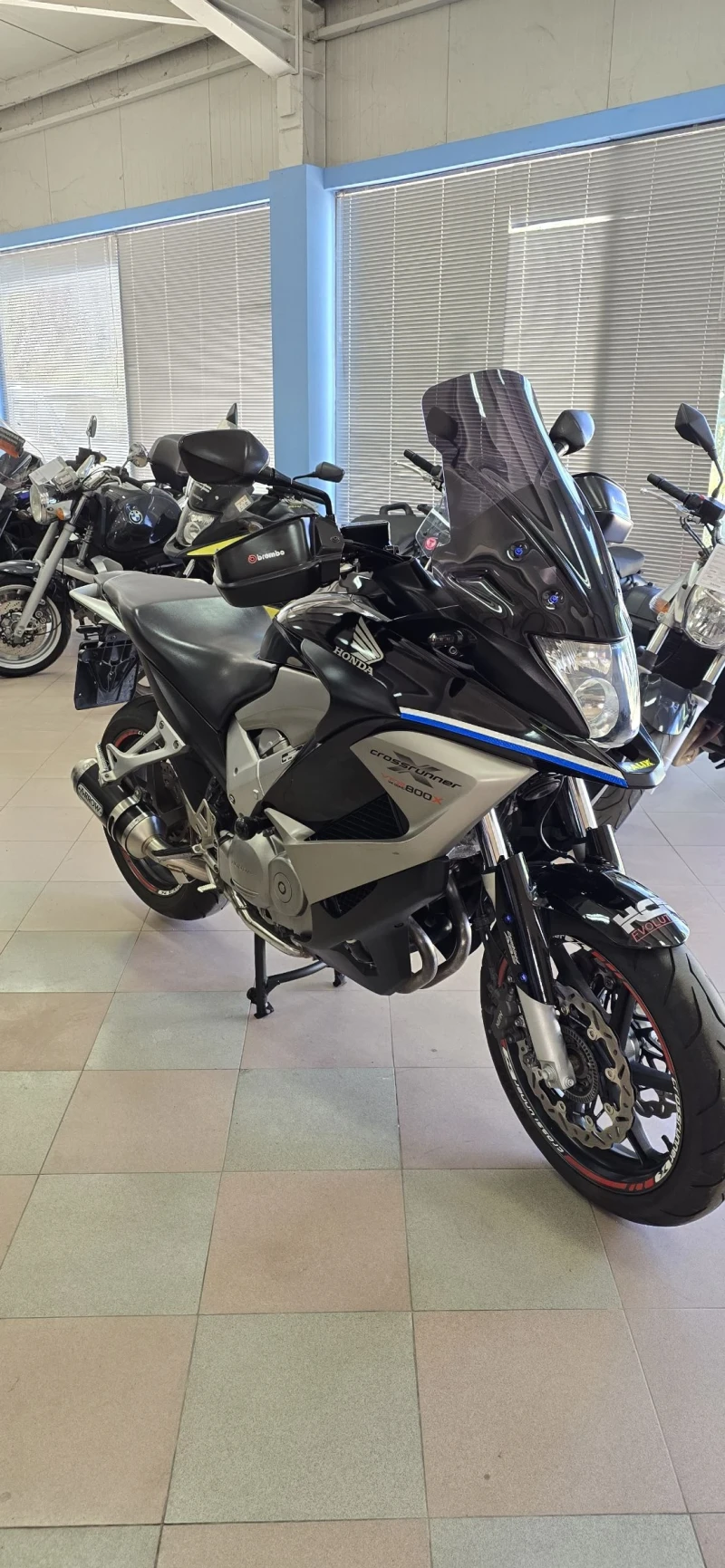 Honda Crossrunner VFR 800 i ABS Лизинг !, снимка 3 - Мотоциклети и мототехника - 51794065