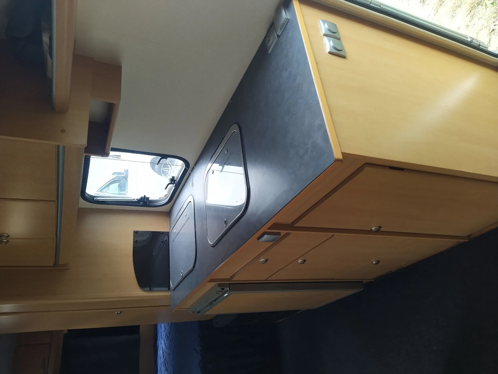Каравана Adria Altea532, снимка 7 - Каравани и кемпери - 54737529