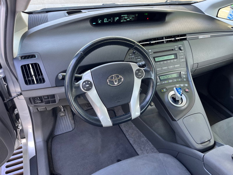 Toyota Prius 1.8 Hybrid/Active/HeadUp/Keyless, снимка 11 - Автомобили и джипове - 46353757