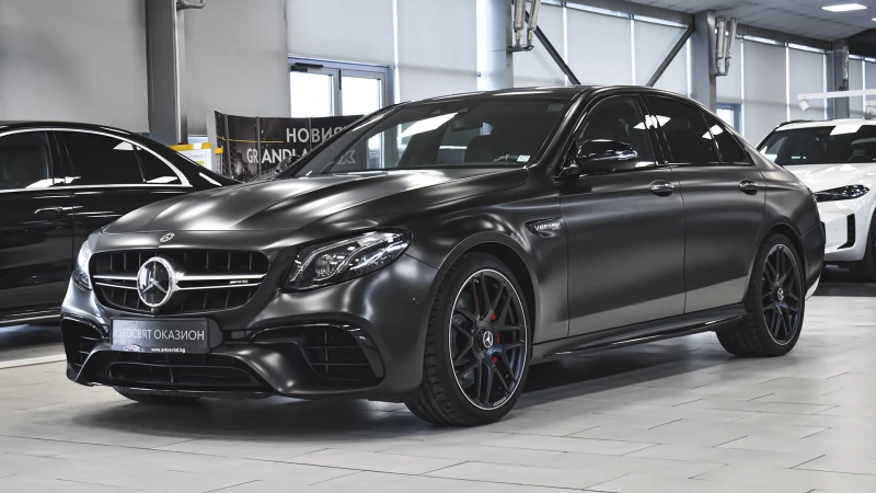 Mercedes-Benz E 63 AMG S 4MATIC+ , снимка 4 - Автомобили и джипове - 47424111