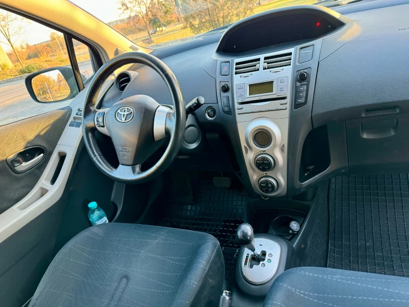 Toyota Yaris 1.4 D4D, снимка 8 - Автомобили и джипове - 47991882