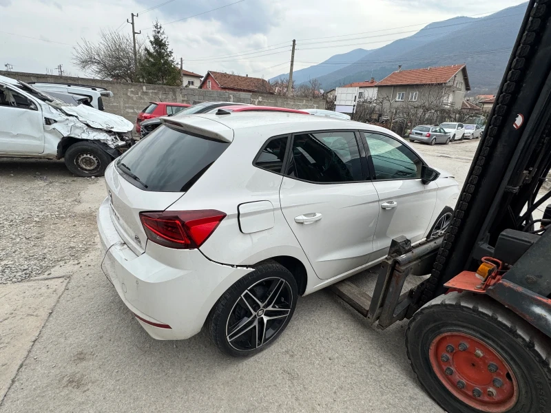 Seat Ibiza, снимка 2 - Автомобили и джипове - 49484635