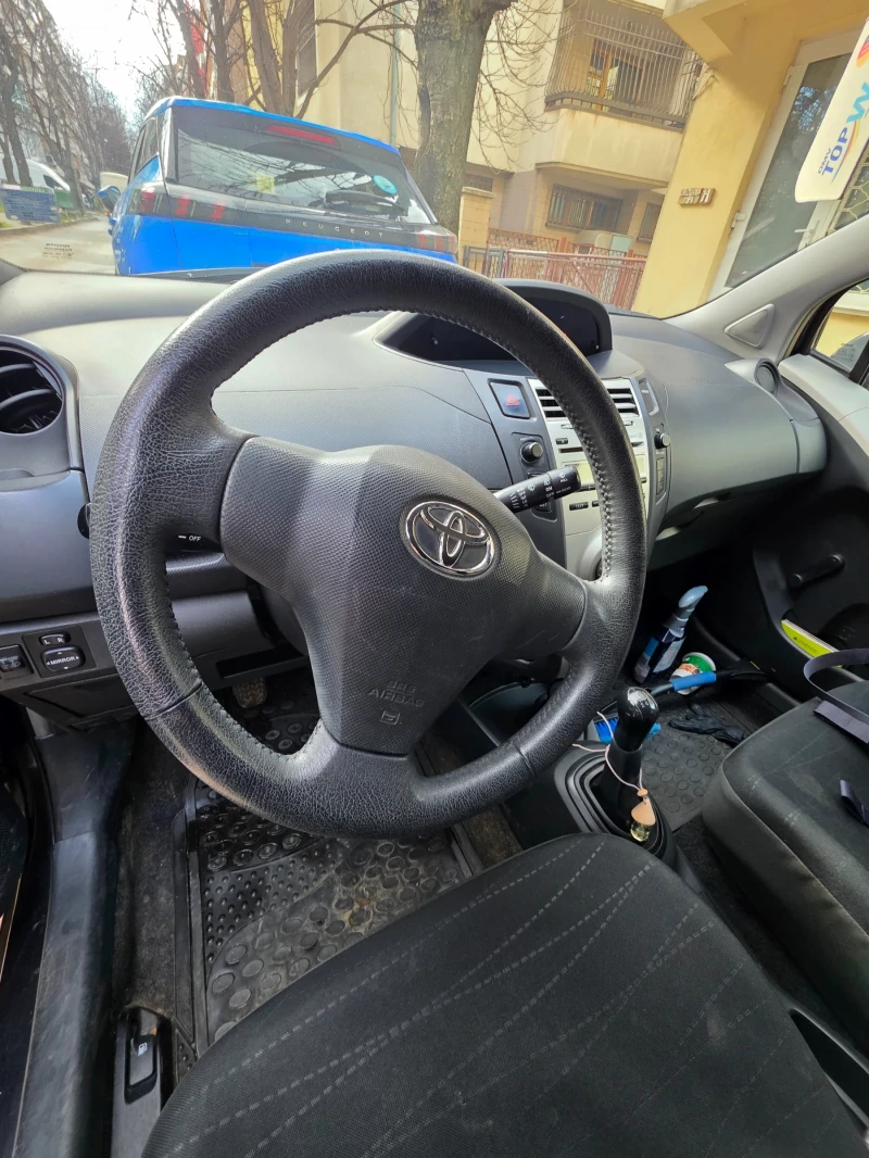 Toyota Yaris, снимка 10 - Автомобили и джипове - 53460115