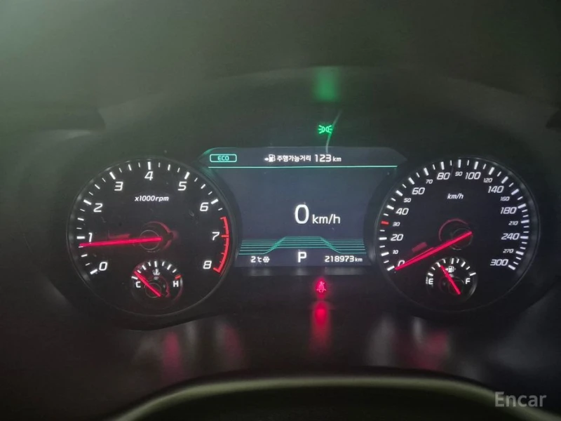 Kia Stinger, снимка 8 - Автомобили и джипове - 53512326