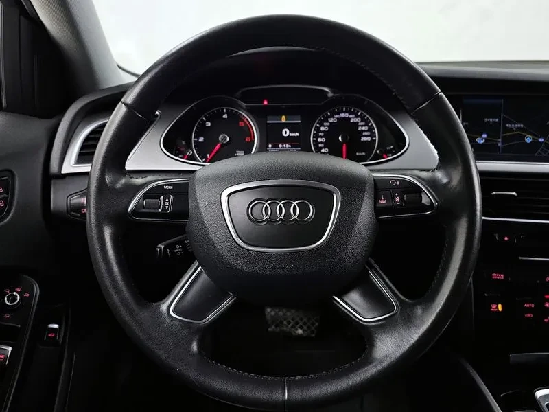 Audi A4 2.0 TDI, снимка 13 - Автомобили и джипове - 53887517