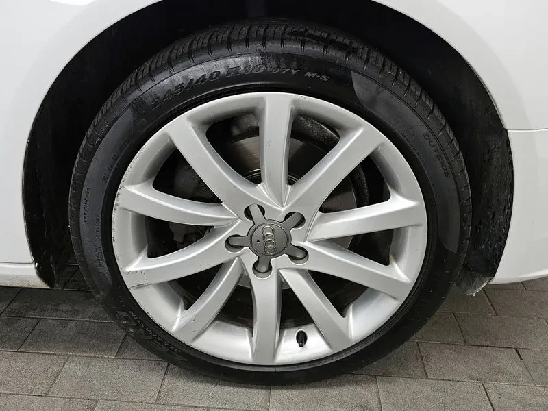 Audi A4 2.0 TDI, снимка 5 - Автомобили и джипове - 53887517