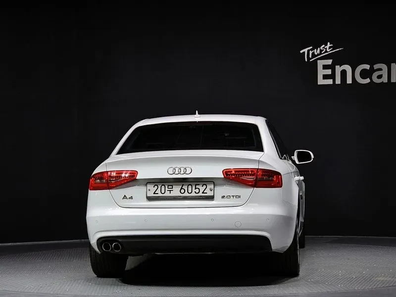 Audi A4 2.0 TDI, снимка 4 - Автомобили и джипове - 53887517