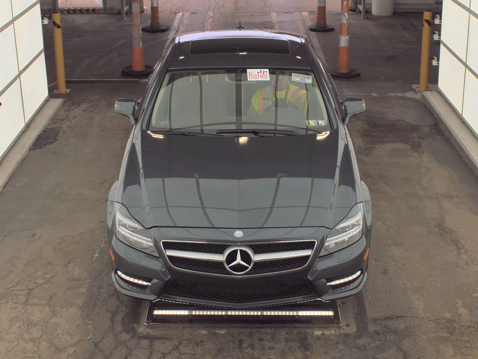 Mercedes-Benz CLS 550 4MATIC (AMG-Pack) Обдух* Harman/Kardon* Масаж*  - изображение 2