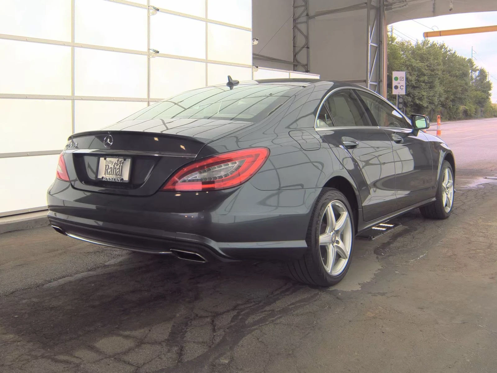 Mercedes-Benz CLS 550 4MATIC (AMG-Pack) Обдух* Harman/Kardon* Масаж*  - изображение 4