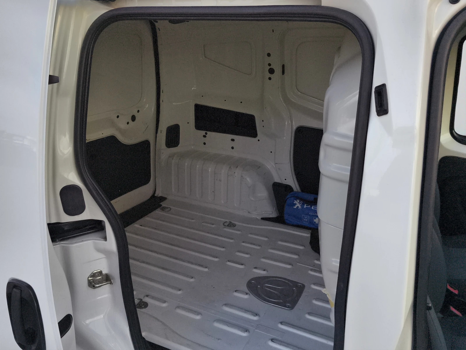 Peugeot Bipper FOURGON COURT 1.3 BlueHDI 80 // 1706111 | Mobile.bg � ����������� 12