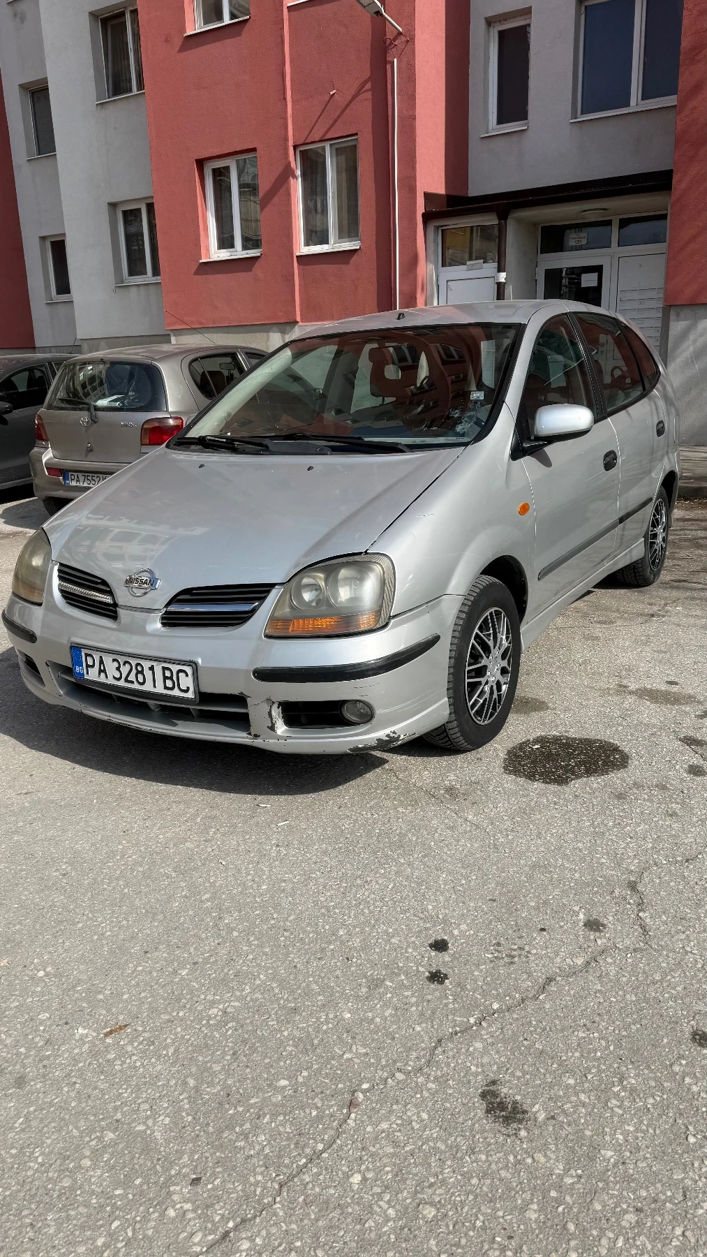Nissan Almera tino