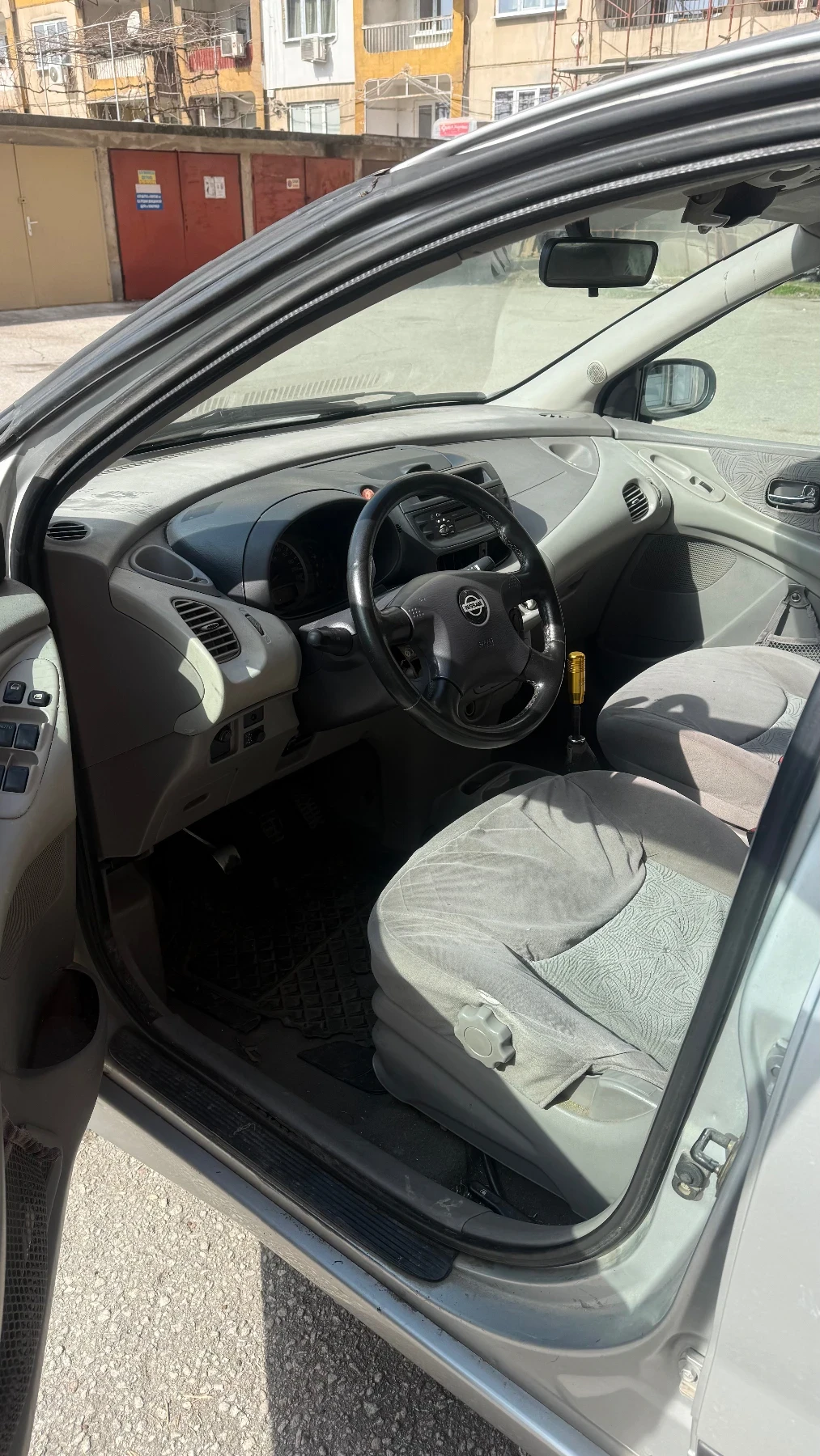 Nissan Almera tino, снимка 8 - Автомобили и джипове - 53705357