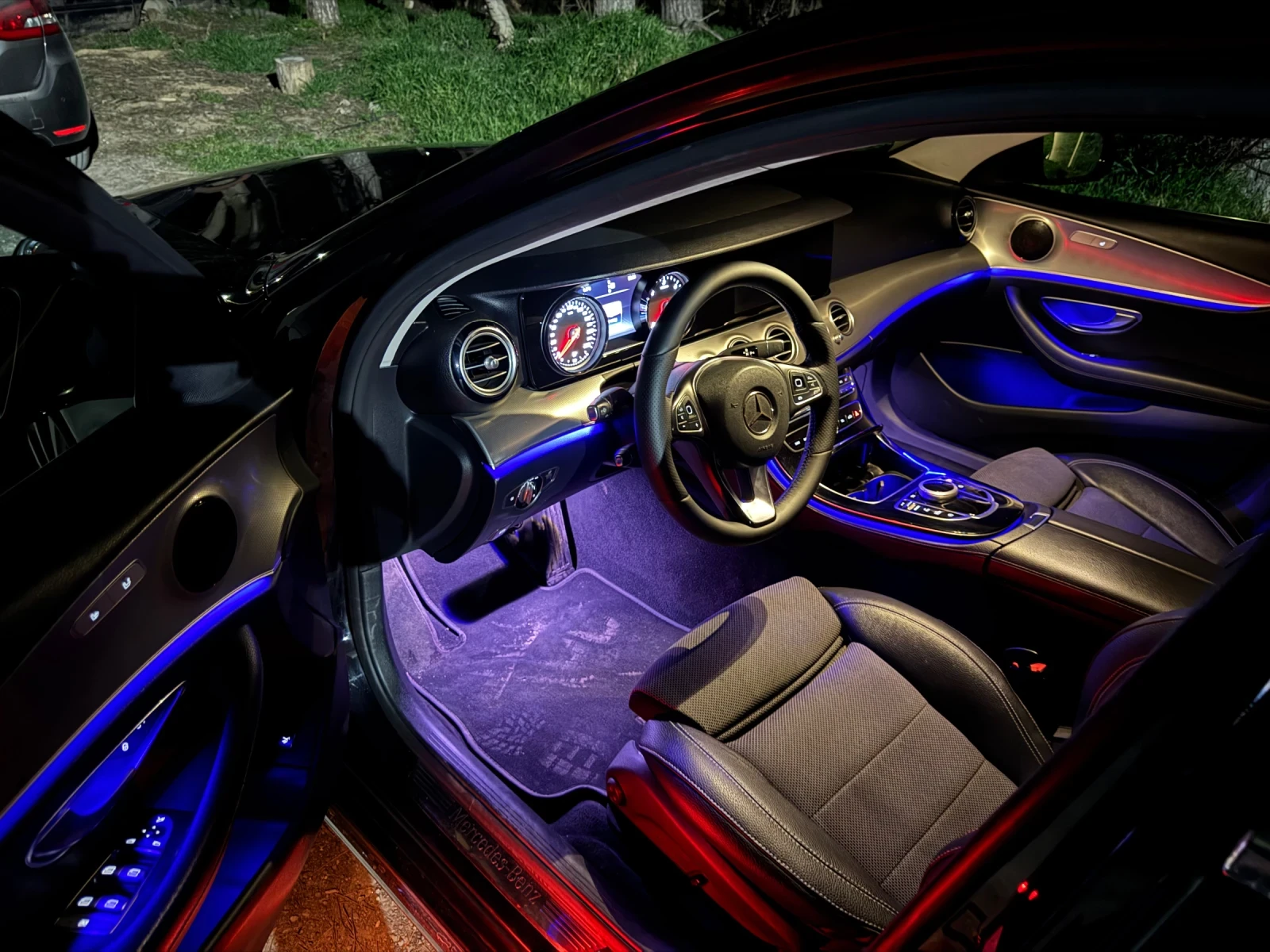 Mercedes-Benz E 200 d 9GTRON* F1* CAM* AMBIENT* , снимка 11 - Автомобили и джипове - 53839227