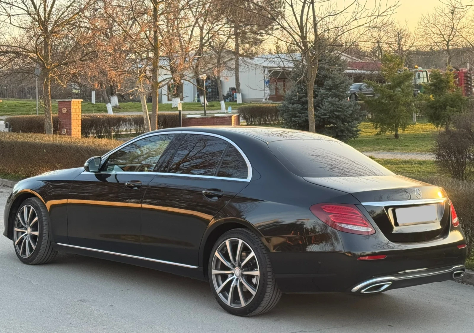 Mercedes-Benz E 200 d 9GTRON* F1* CAM* AMBIENT* , снимка 5 - Автомобили и джипове - 53839227