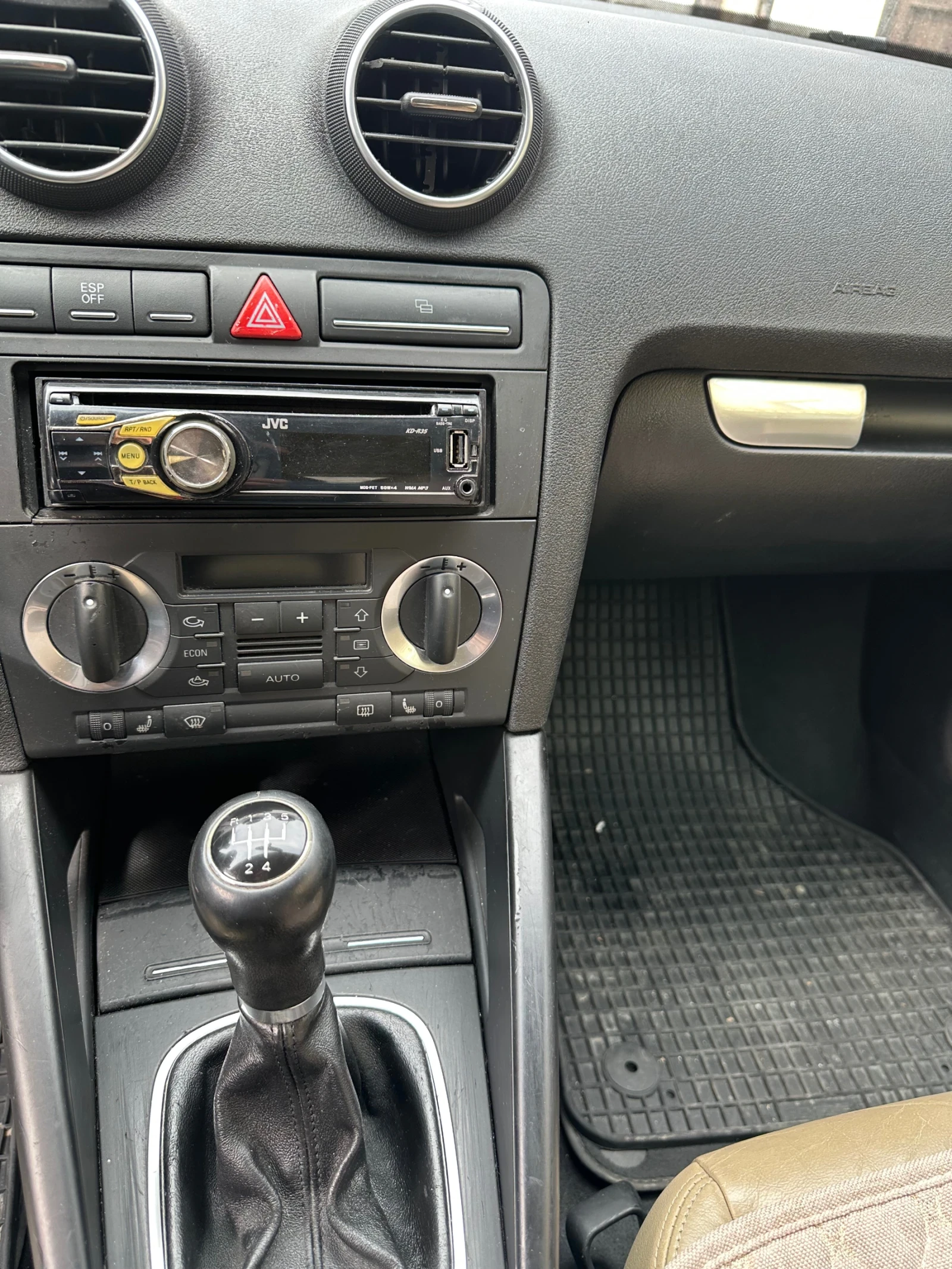 Audi A3 1.9 TDI, 105ps, klimatik, снимка 6 - Автомобили и джипове - 53961551