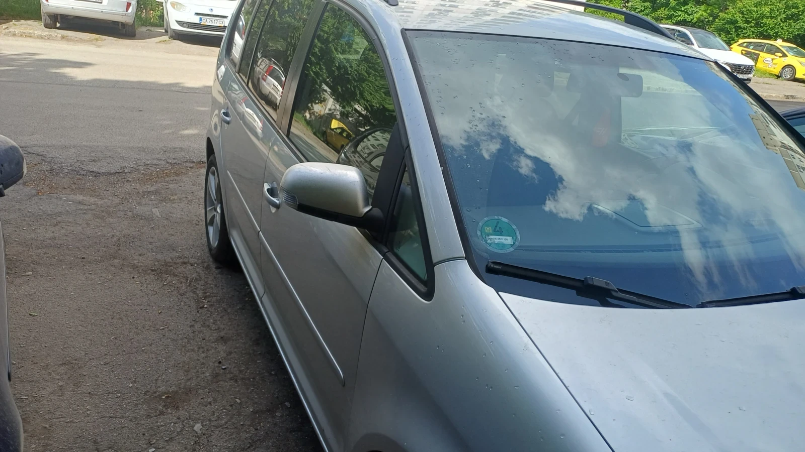 VW Touran, снимка 4 - Автомобили и джипове - 54514255