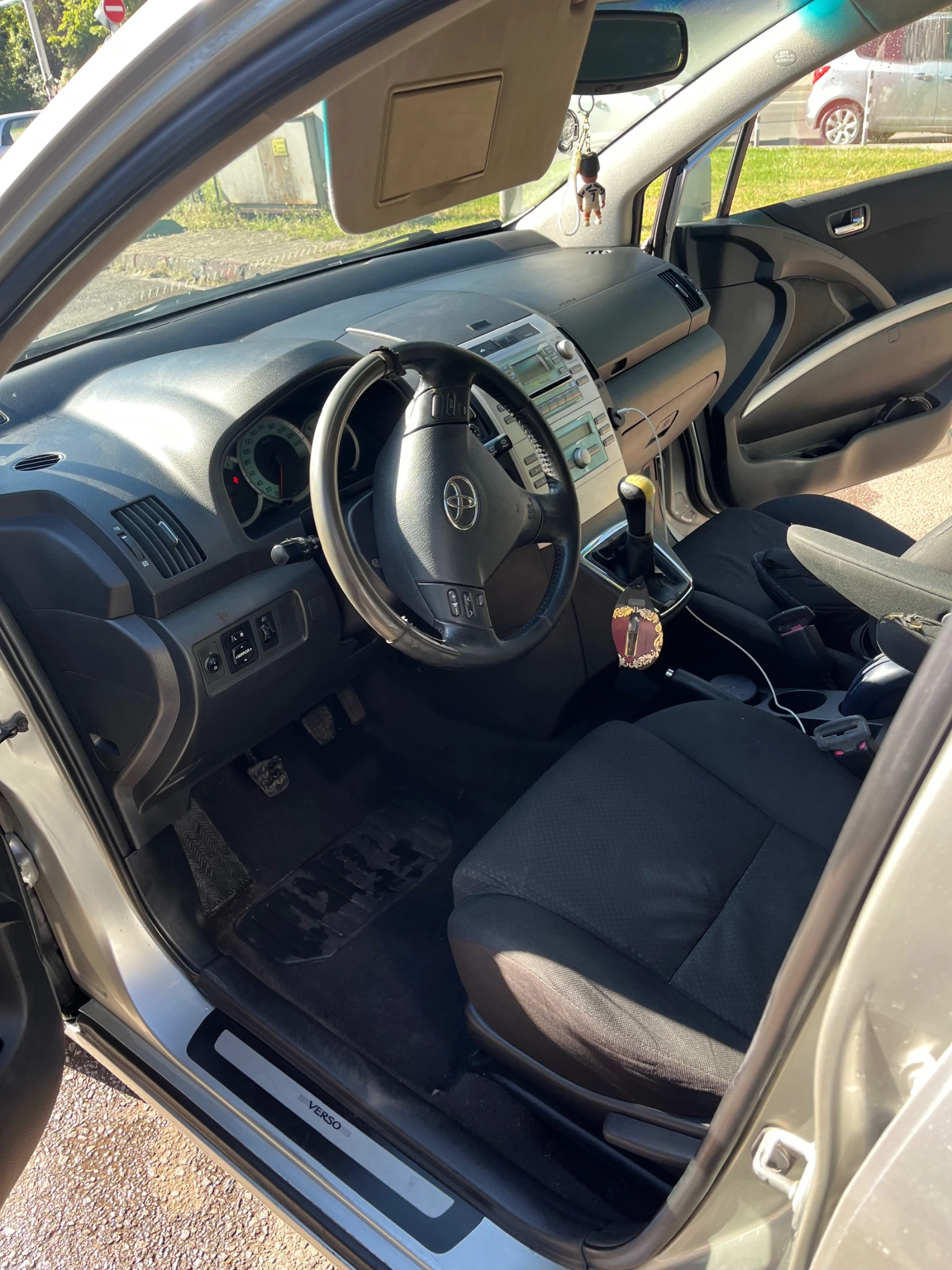Toyota Corolla verso, снимка 12 - Автомобили и джипове - 54707642