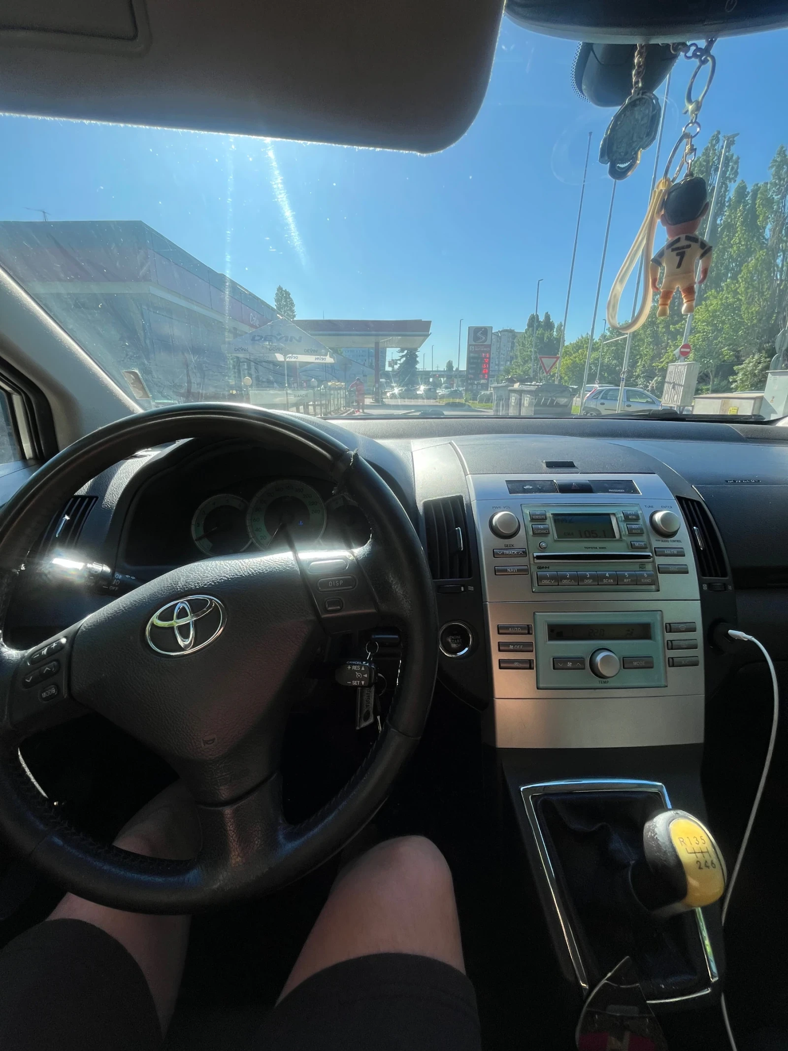 Toyota Corolla verso, снимка 8 - Автомобили и джипове - 54707642