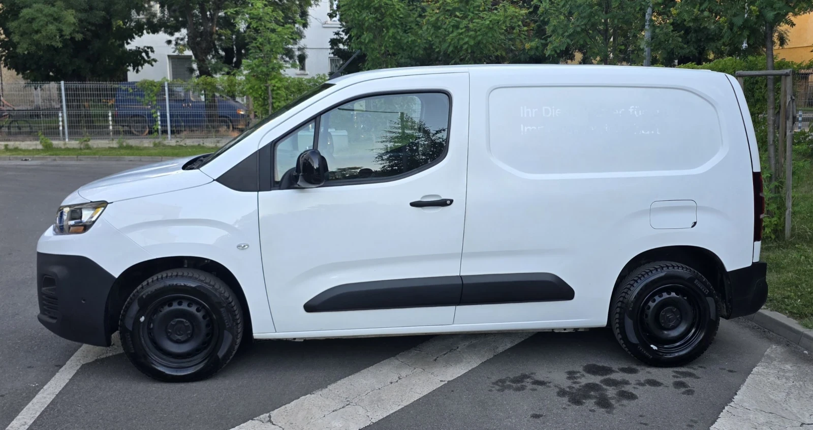 Citroen Berlingo 1.5 BlueHDi 102к.с. 3 места NAVI CAMERA PDC, снимка 4 - Автомобили и джипове - 54974818