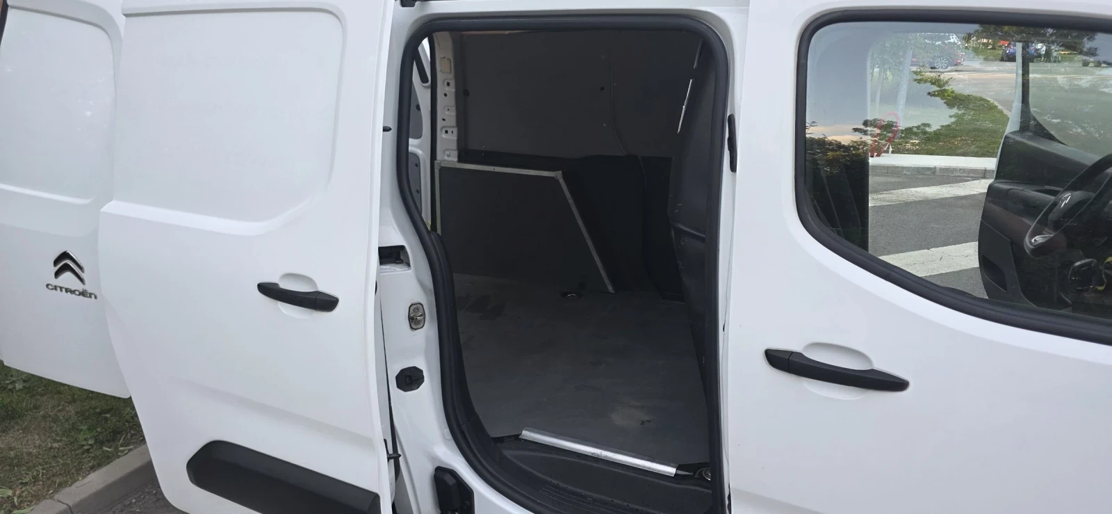 Citroen Berlingo 1.5 BlueHDi 102к.с. 3 места NAVI CAMERA PDC, снимка 13 - Автомобили и джипове - 54974818