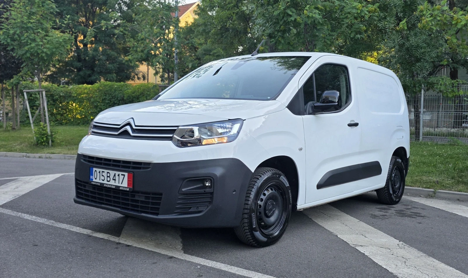 Citroen Berlingo 1.5 BlueHDi 102к.с. 3 места NAVI CAMERA PDC, снимка 2 - Автомобили и джипове - 54974818