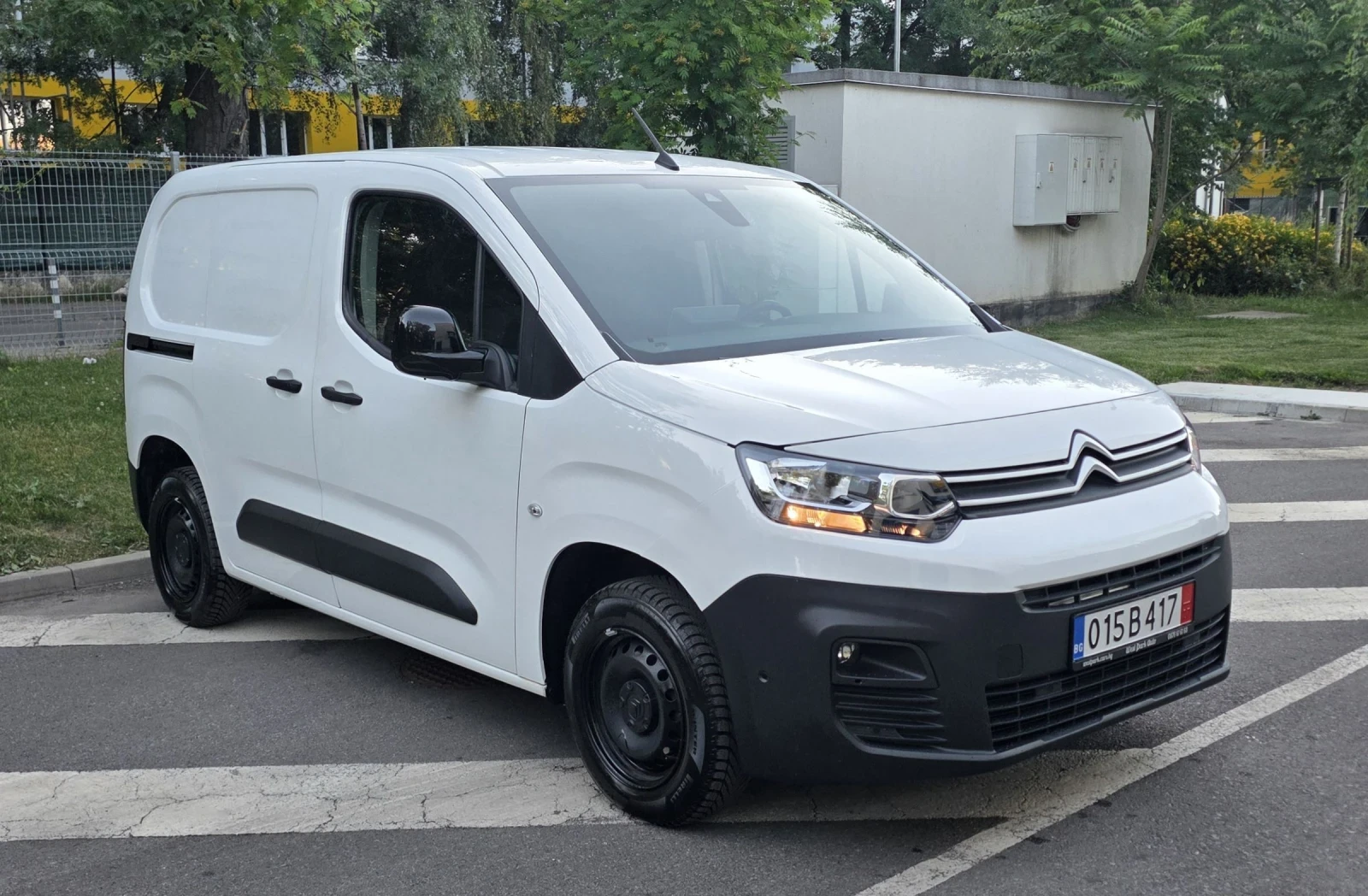 Citroen Berlingo 1.5 BlueHDi 102к.с. 3 места NAVI CAMERA PDC, снимка 8 - Автомобили и джипове - 54974818