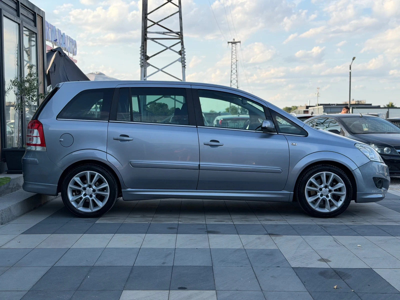 Opel Zafira * 1.9CDTI* OPC Line* Facelift* , снимка 7 - Автомобили и джипове - 55303470