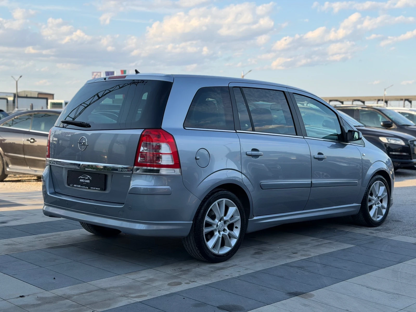 Opel Zafira * 1.9CDTI* OPC Line* Facelift* , снимка 5 - Автомобили и джипове - 55303470