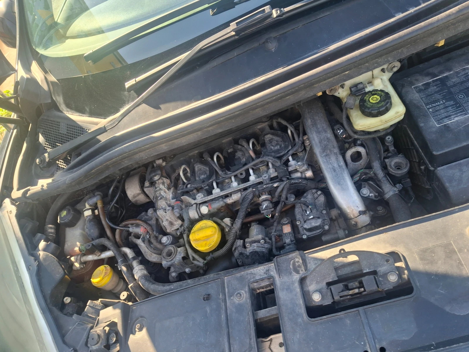 Renault Scenic 2.0 , снимка 15 - Автомобили и джипове - 55545623