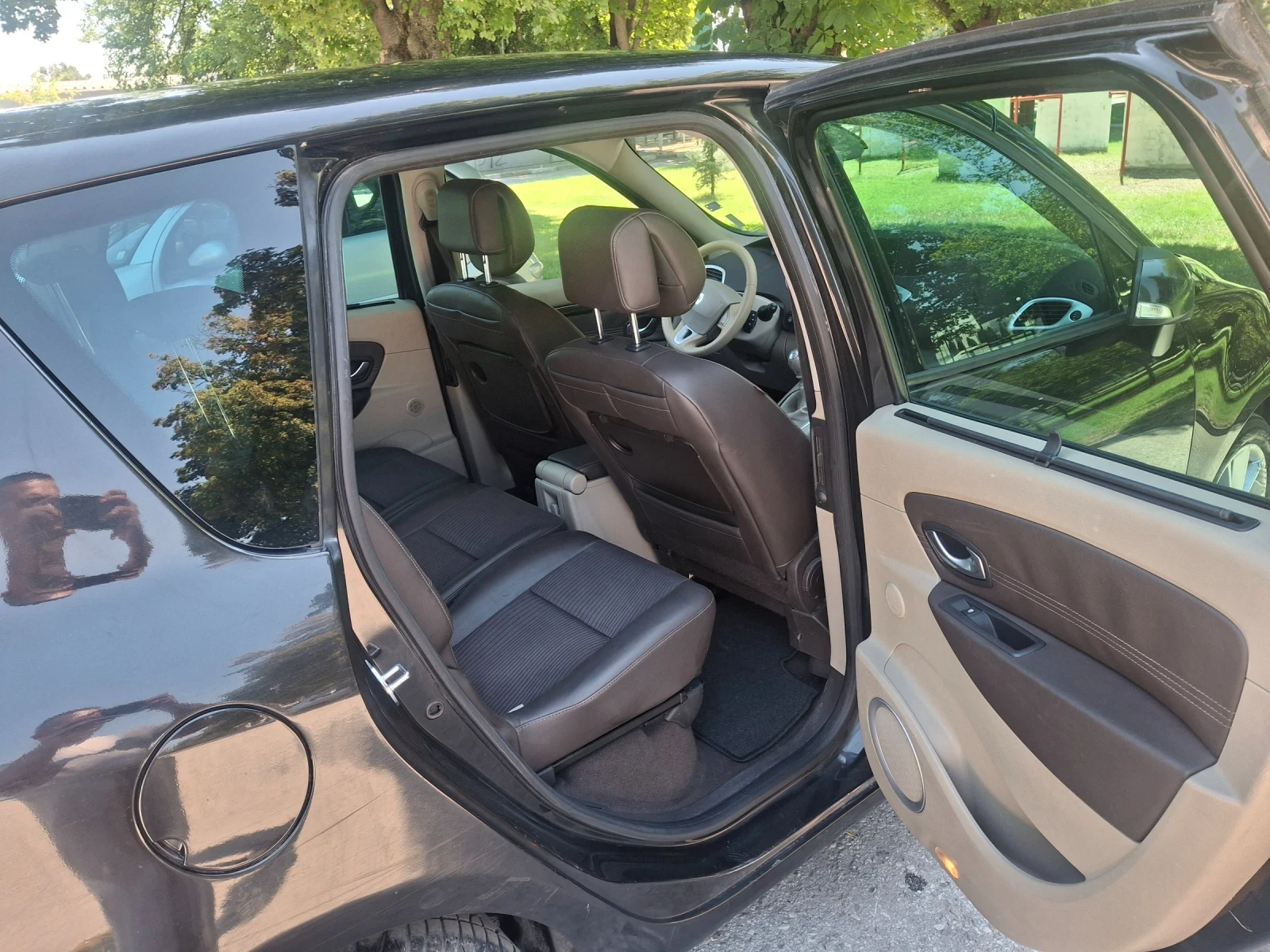 Renault Scenic 2.0 , снимка 7 - Автомобили и джипове - 55545623