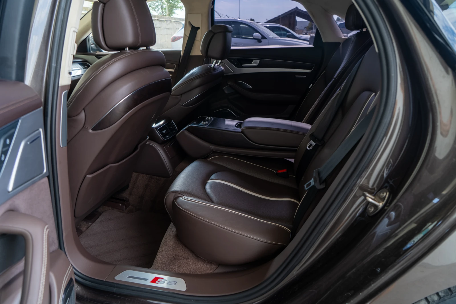 Audi S8 PLUS = 605HP = MATRIX = QUATTRO = ЛИЗИНГ = ГАРАНЦИ, снимка 9 - Автомобили и джипове - 55596282