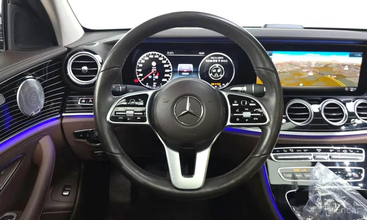 Mercedes-Benz E 450 4MATIC/360/DIS/HUD/BURMESTER/ОБДУХВАНЕ, снимка 13 - Автомобили и джипове - 55786934